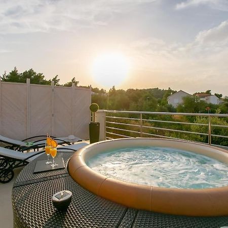 Villa Kora - Luxury Holiday Apartments ルンバルダ エクステリア 写真