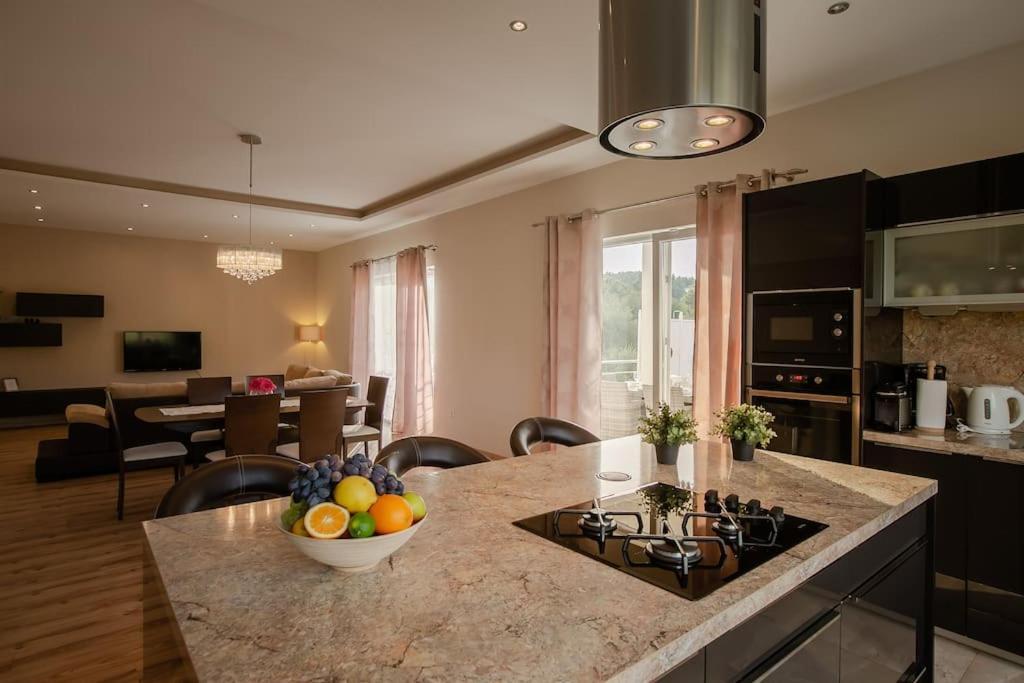 Villa Kora - Luxury Holiday Apartments ルンバルダ エクステリア 写真